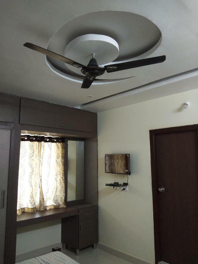 Feel Like Home -Guest House Near Tenneti Park Visakhapatnam Buitenkant foto